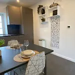 Apartment Border
