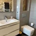 Border Apartment *